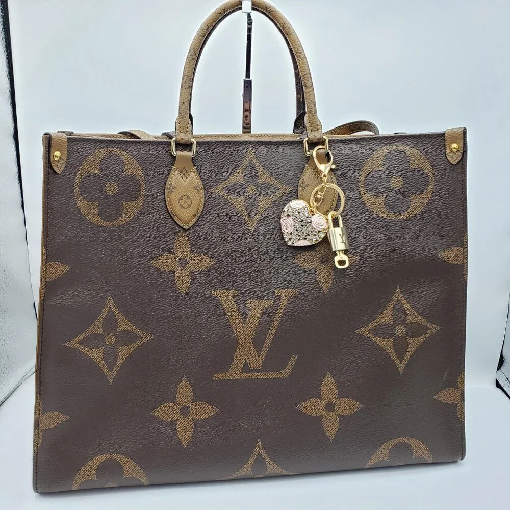 LV Gold Padlock & Key 🔒 Authentic Louis Vuitton Bag Unbranded Heart Charm
